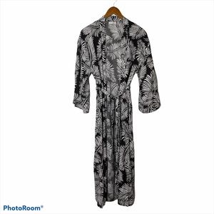 Amuse Society Black and White Robe